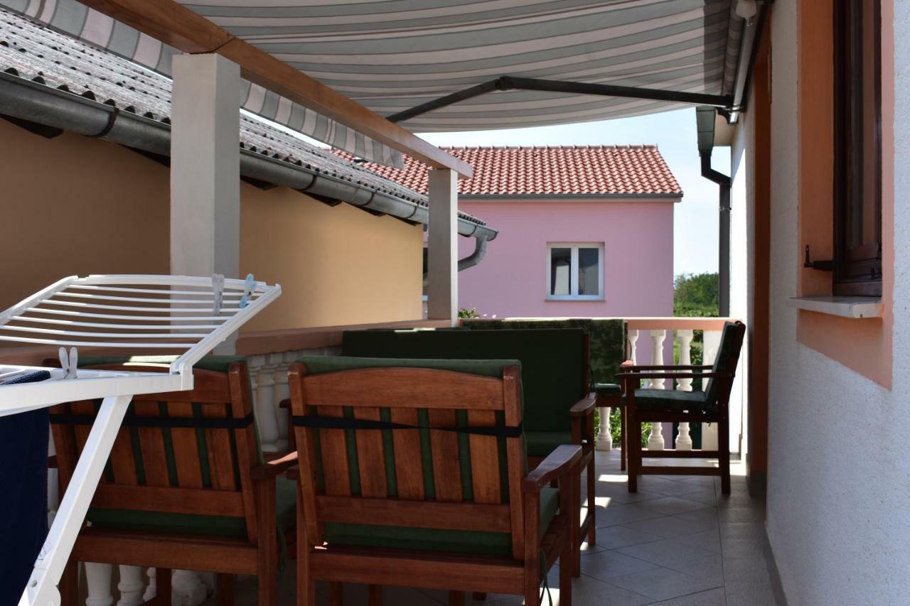 Apartman Nin-Dodo Exterior foto